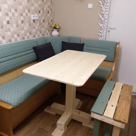 アパート Sharka -sarka Justrova