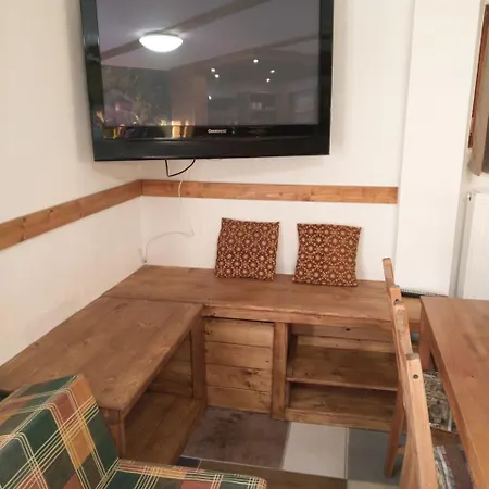 アパート Sharka -sarka Justrova ジェチーン